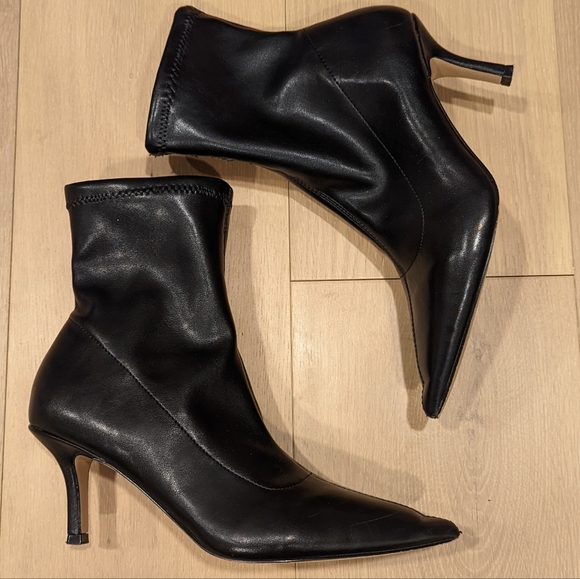 Elegant Black Women's Ankle Boots with Kitten Heels - Picture 1 of 10